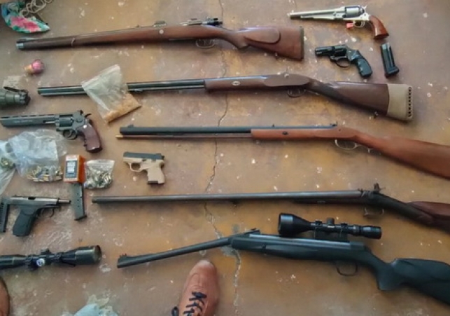 nielegalna bron zabezpieczona przez policje