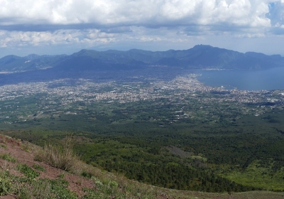 nekropolia kolo neapolu